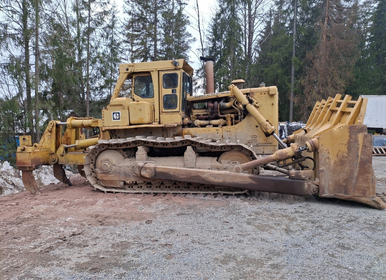 CATERPILLAR D9H ripper - Puskutraktori: kuva CATERPILLAR D9H ripper - Puskutraktori CATERPILLAR D9H ripper - Puskutraktori: kuva CATERPILLAR D9H ripper - Puskutraktori