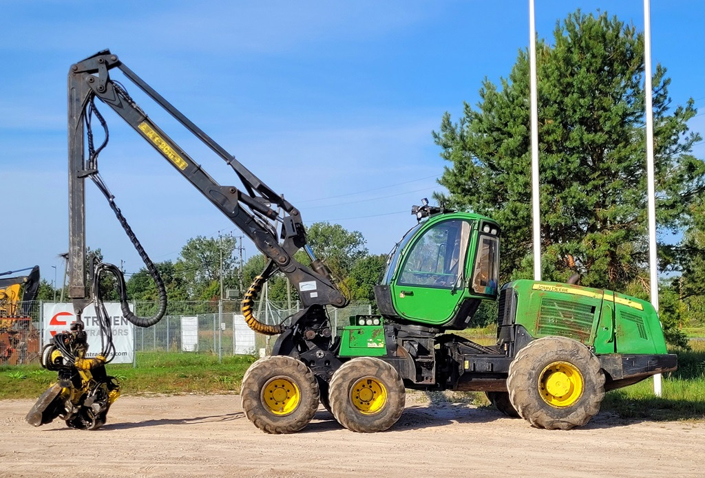 JOHN DEERE 1070 E - Harvesteri: kuva JOHN DEERE 1070 E - Harvesteri JOHN DEERE 1070 E - Harvesteri: kuva JOHN DEERE 1070 E - Harvesteri