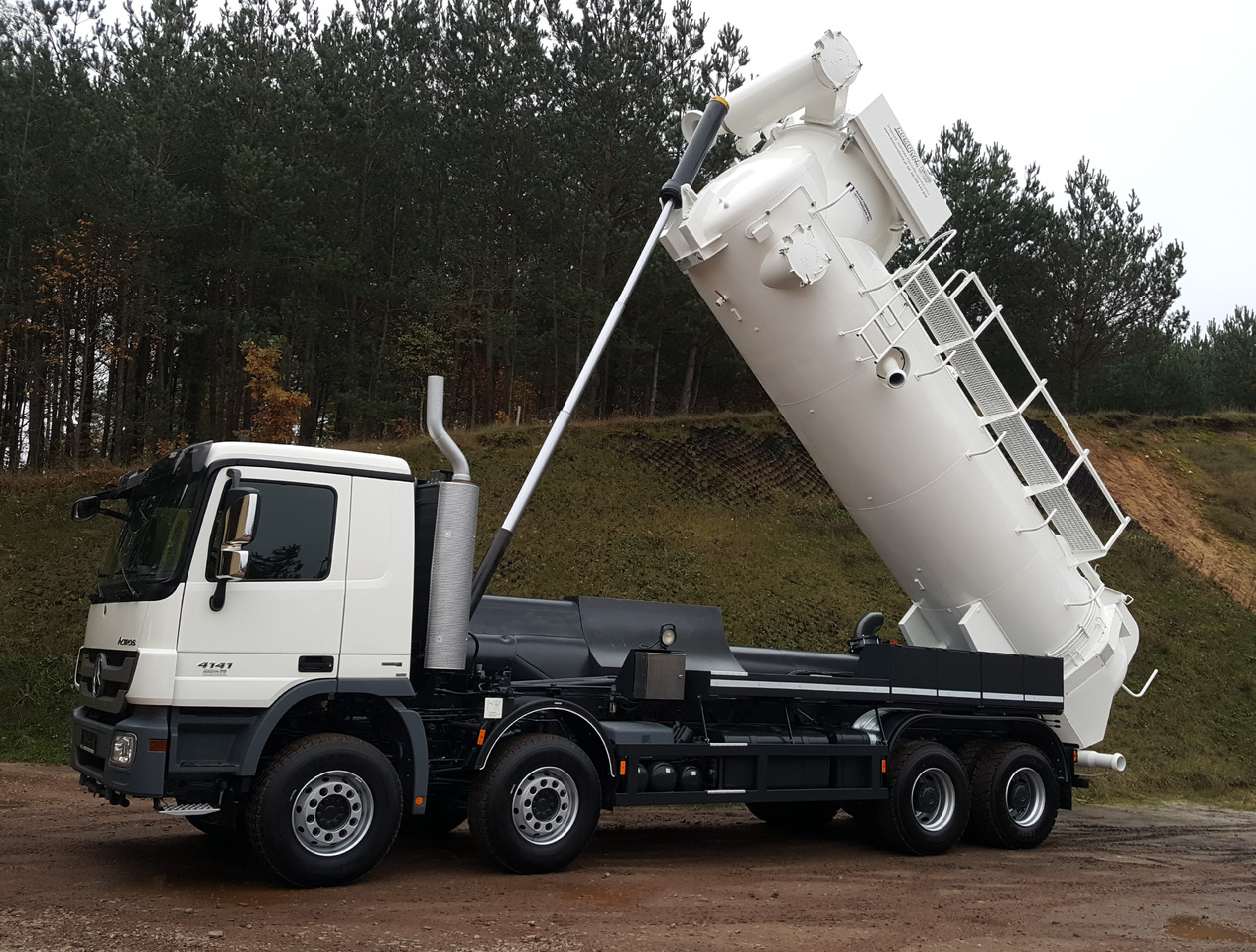 Mercedes NAAKTGEBOREN Vacu Press 8000 - Puhtaanpitoauto: kuva Mercedes NAAKTGEBOREN Vacu Press 8000 - Puhtaanpitoauto Mercedes NAAKTGEBOREN Vacu Press 8000 - Puhtaanpitoauto: kuva Mercedes NAAKTGEBOREN Vacu Press 8000 - Puhtaanpitoauto