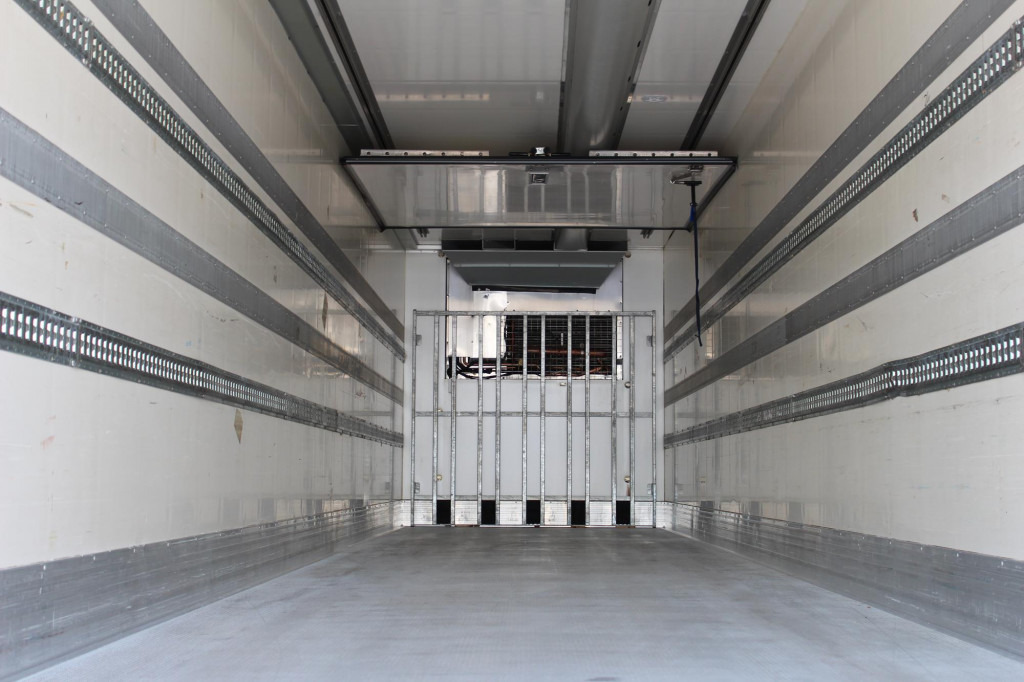 Chereau TK SLXi Spectrum Bi-Multi-Temp. Liftachse LBW - Refrigeraattori puoliperävaunu: kuva Chereau TK SLXi Spectrum Bi-Multi-Temp. Liftachse LBW - Refrigeraattori puoliperävaunu Chereau TK SLXi Spectrum Bi-Multi-Temp. Liftachse LBW - Refrigeraattori puoliperävaunu: kuva Chereau TK SLXi Spectrum Bi-Multi-Temp. Liftachse LBW - Refrigeraattori puoliperävaunu