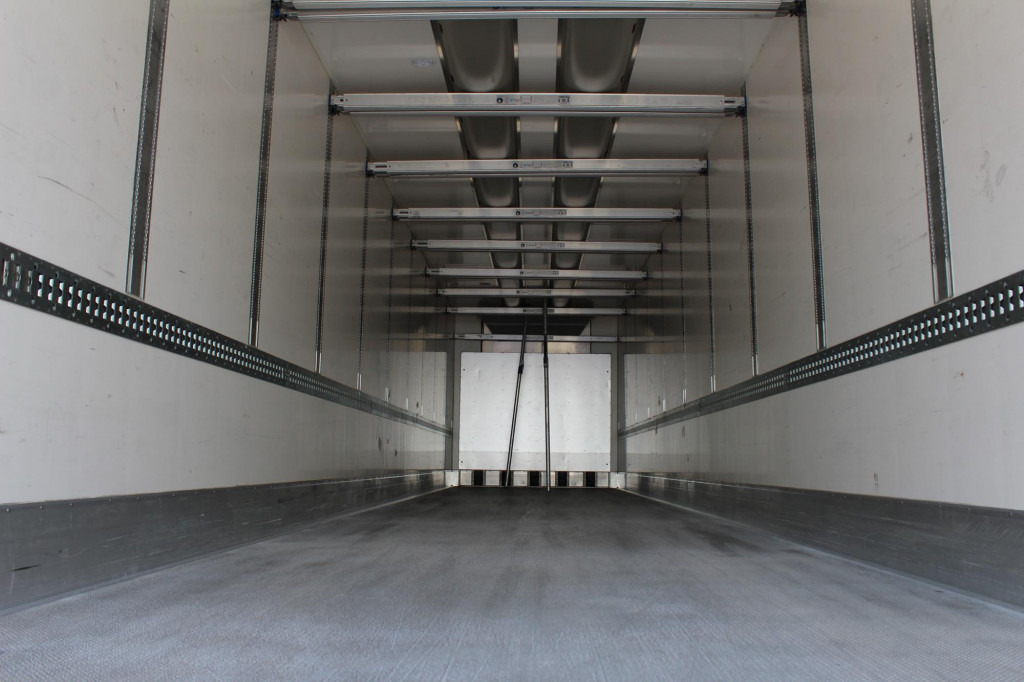 Chereau Thermo King Advancer A400 DS Strom Blumen SAF - Refrigeraattori puoliperävaunu: kuva Chereau Thermo King Advancer A400 DS Strom Blumen SAF - Refrigeraattori puoliperävaunu Chereau Thermo King Advancer A400 DS Strom Blumen SAF - Refrigeraattori puoliperävaunu: kuva Chereau Thermo King Advancer A400 DS Strom Blumen SAF - Refrigeraattori puoliperävaunu