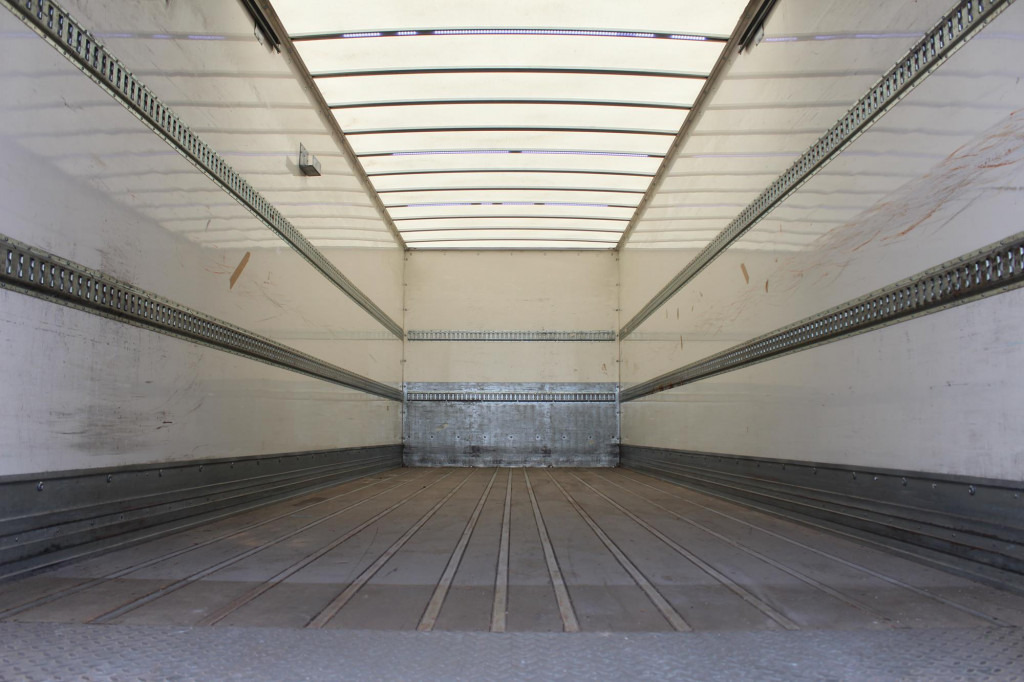 Daf CF 340 E6 Koffer 8,5m Klima LDW Rolltor LBW - Umpikori kuorma-auto: kuva Daf CF 340 E6 Koffer 8,5m Klima LDW Rolltor LBW - Umpikori kuorma-auto Daf CF 340 E6 Koffer 8,5m Klima LDW Rolltor LBW - Umpikori kuorma-auto: kuva Daf CF 340 E6 Koffer 8,5m Klima LDW Rolltor LBW - Umpikori kuorma-auto