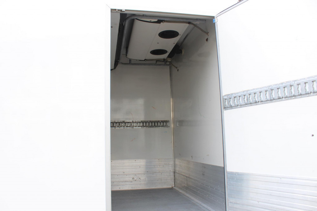 Iveco Eurocargo 100E18 E5 CS 850Mt Bi-Temp. TW Strom - Refrigeraattori kuorma-auto: kuva Iveco Eurocargo 100E18 E5 CS 850Mt Bi-Temp. TW Strom - Refrigeraattori kuorma-auto Iveco Eurocargo 100E18 E5 CS 850Mt Bi-Temp. TW Strom - Refrigeraattori kuorma-auto: kuva Iveco Eurocargo 100E18 E5 CS 850Mt Bi-Temp. TW Strom - Refrigeraattori kuorma-auto
