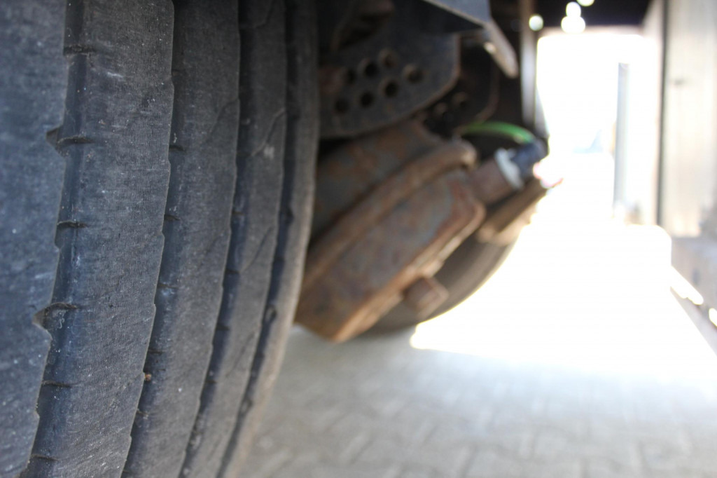 KOEGEL Standard Plane 2,75h Liftachse Edscha LBW! - Pressukapellipuoliperävaunu: kuva KOEGEL Standard Plane 2,75h Liftachse Edscha LBW! - Pressukapellipuoliperävaunu KOEGEL Standard Plane 2,75h Liftachse Edscha LBW! - Pressukapellipuoliperävaunu: kuva KOEGEL Standard Plane 2,75h Liftachse Edscha LBW! - Pressukapellipuoliperävaunu