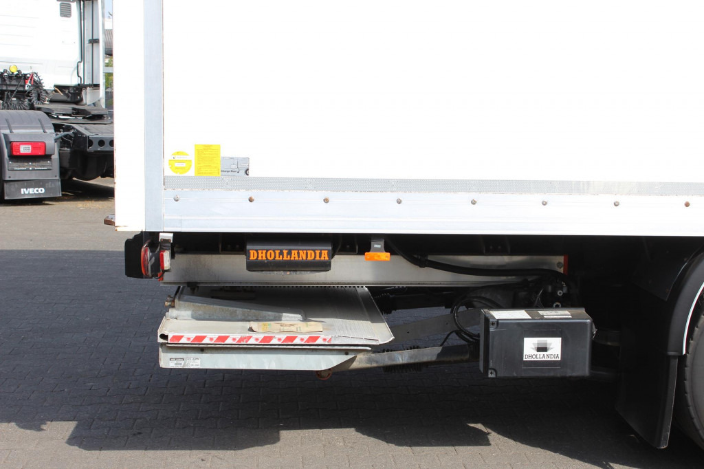 Daf LF 290 Koffer Klima LDW Rolltor LBW 298Tkm - Kuorma-auto: kuva Daf LF 290 Koffer Klima LDW Rolltor LBW 298Tkm - Kuorma-auto Daf LF 290 Koffer Klima LDW Rolltor LBW 298Tkm - Kuorma-auto: kuva Daf LF 290 Koffer Klima LDW Rolltor LBW 298Tkm - Kuorma-auto