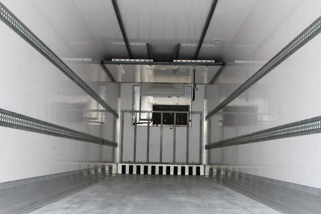 Lamberet TK SLXi 200 Aluboden Palleten-Kasten TW FRC - Refrigeraattori puoliperävaunu: kuva Lamberet TK SLXi 200 Aluboden Palleten-Kasten TW FRC - Refrigeraattori puoliperävaunu Lamberet TK SLXi 200 Aluboden Palleten-Kasten TW FRC - Refrigeraattori puoliperävaunu: kuva Lamberet TK SLXi 200 Aluboden Palleten-Kasten TW FRC - Refrigeraattori puoliperävaunu