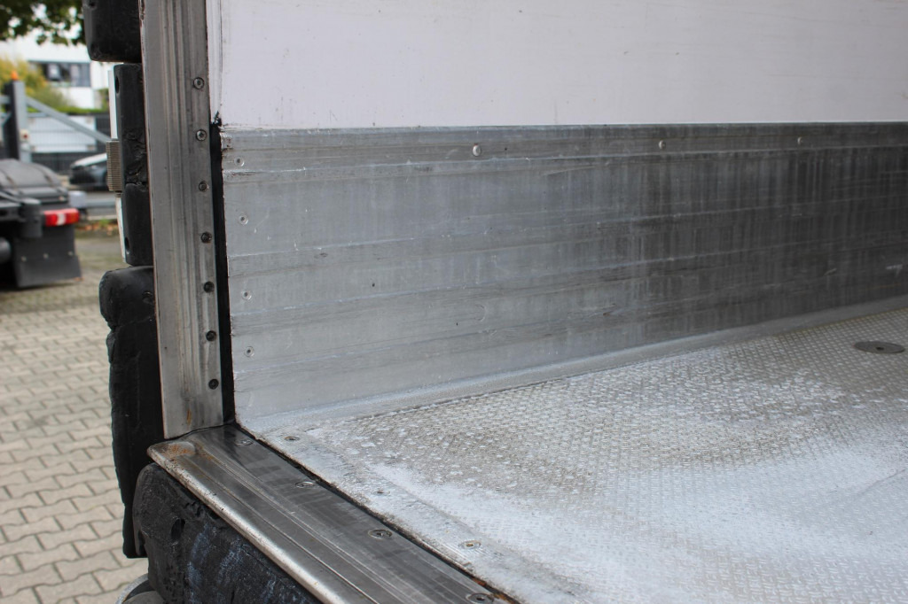 Lamberet TK SLXi Spectrum 2,65h Bi-Temp LBW FRC Aluboden - Refrigeraattori puoliperävaunu: kuva Lamberet TK SLXi Spectrum 2,65h Bi-Temp LBW FRC Aluboden - Refrigeraattori puoliperävaunu Lamberet TK SLXi Spectrum 2,65h Bi-Temp LBW FRC Aluboden - Refrigeraattori puoliperävaunu: kuva Lamberet TK SLXi Spectrum 2,65h Bi-Temp LBW FRC Aluboden - Refrigeraattori puoliperävaunu