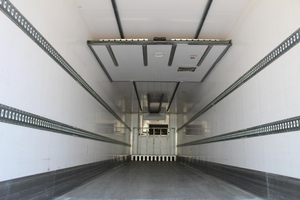 Lamberet Thermo King SLXe 200 Aluboden Palletenkasten - Refrigeraattori puoliperävaunu: kuva Lamberet Thermo King SLXe 200 Aluboden Palletenkasten - Refrigeraattori puoliperävaunu Lamberet Thermo King SLXe 200 Aluboden Palletenkasten - Refrigeraattori puoliperävaunu: kuva Lamberet Thermo King SLXe 200 Aluboden Palletenkasten - Refrigeraattori puoliperävaunu