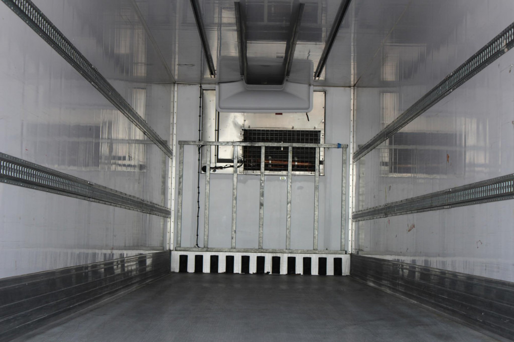 Lamberet Thermo King SLXe 200 Aluboden Palletenkasten - Refrigeraattori puoliperävaunu: kuva Lamberet Thermo King SLXe 200 Aluboden Palletenkasten - Refrigeraattori puoliperävaunu Lamberet Thermo King SLXe 200 Aluboden Palletenkasten - Refrigeraattori puoliperävaunu: kuva Lamberet Thermo King SLXe 200 Aluboden Palletenkasten - Refrigeraattori puoliperävaunu