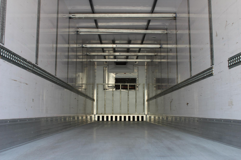 Lamberet Thermo King SLXe 200 Doppelstock 2,7h Alu - Refrigeraattori puoliperävaunu: kuva Lamberet Thermo King SLXe 200 Doppelstock 2,7h Alu - Refrigeraattori puoliperävaunu Lamberet Thermo King SLXe 200 Doppelstock 2,7h Alu - Refrigeraattori puoliperävaunu: kuva Lamberet Thermo King SLXe 200 Doppelstock 2,7h Alu - Refrigeraattori puoliperävaunu