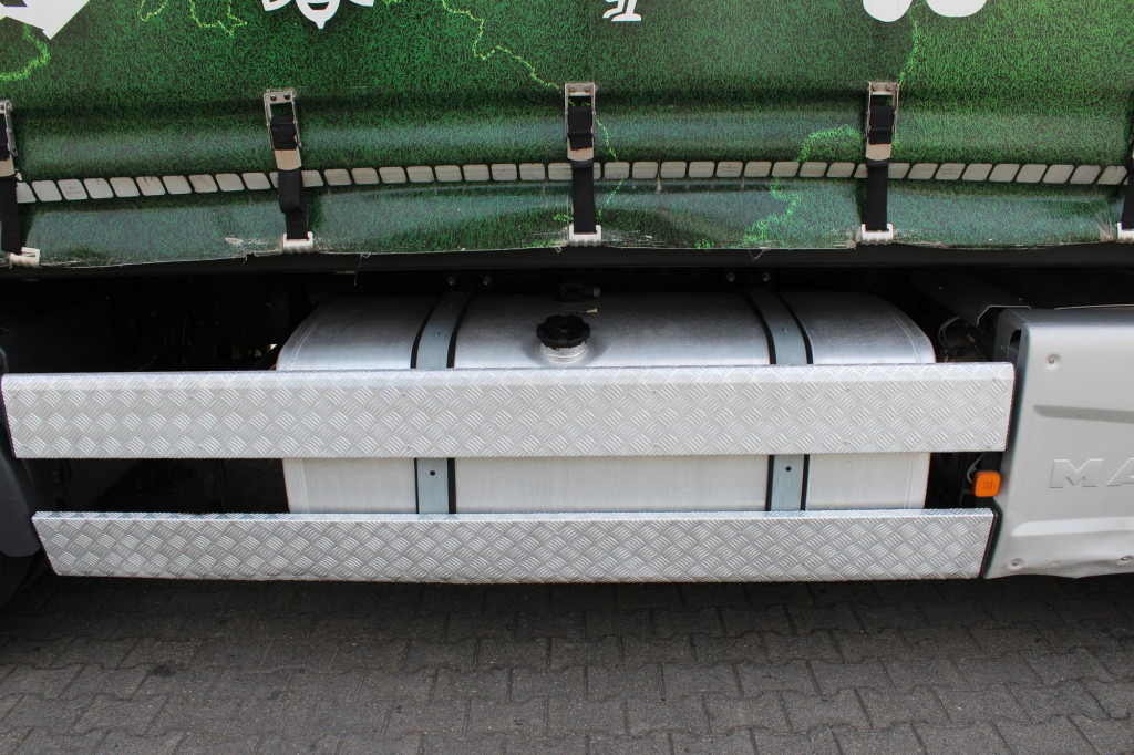 MAN TGX 26.480 Plane Stapleraufnahme Lenkachse Zug! - Pressukapelli kuorma-auto: kuva MAN TGX 26.480 Plane Stapleraufnahme Lenkachse Zug! - Pressukapelli kuorma-auto MAN TGX 26.480 Plane Stapleraufnahme Lenkachse Zug! - Pressukapelli kuorma-auto: kuva MAN TGX 26.480 Plane Stapleraufnahme Lenkachse Zug! - Pressukapelli kuorma-auto