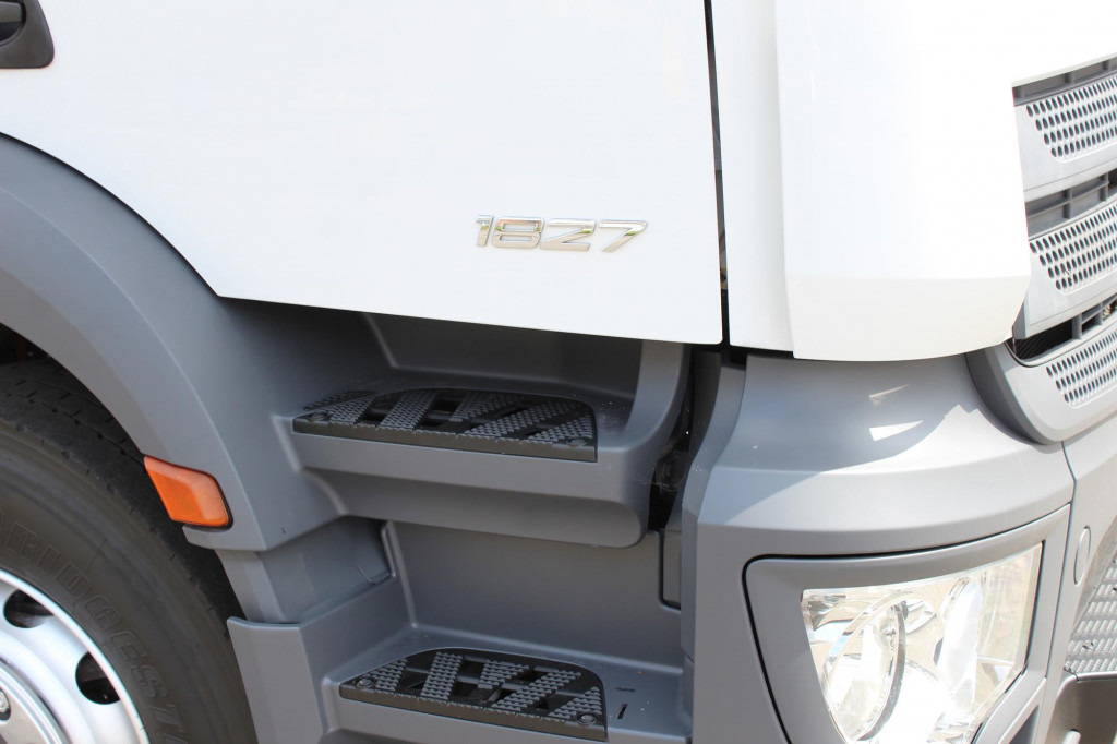 Mercedes-Benz Antos 1827 E6 CS 1050 LBW Seitentur - Refrigeraattori kuorma-auto: kuva Mercedes-Benz Antos 1827 E6 CS 1050 LBW Seitentur - Refrigeraattori kuorma-auto Mercedes-Benz Antos 1827 E6 CS 1050 LBW Seitentur - Refrigeraattori kuorma-auto: kuva Mercedes-Benz Antos 1827 E6 CS 1050 LBW Seitentur - Refrigeraattori kuorma-auto