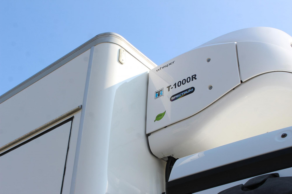 Mercedes-Benz Antos 1827 E6 TK T-1000R Multi Bi-Temp LBW - Refrigeraattori kuorma-auto: kuva Mercedes-Benz Antos 1827 E6 TK T-1000R Multi Bi-Temp LBW - Refrigeraattori kuorma-auto Mercedes-Benz Antos 1827 E6 TK T-1000R Multi Bi-Temp LBW - Refrigeraattori kuorma-auto: kuva Mercedes-Benz Antos 1827 E6 TK T-1000R Multi Bi-Temp LBW - Refrigeraattori kuorma-auto