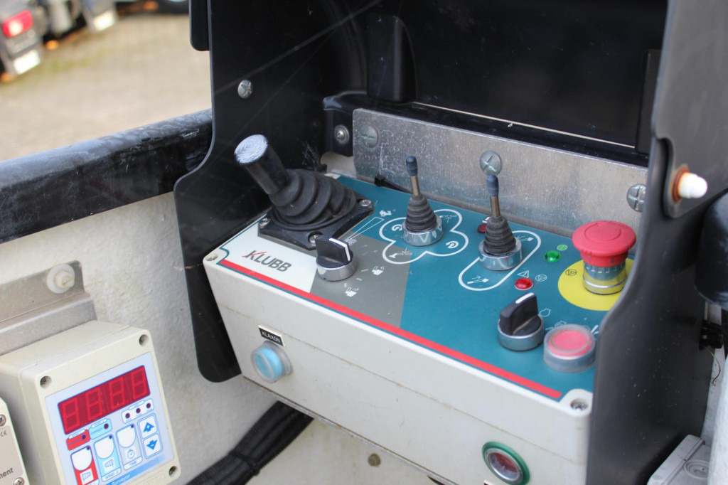 Renault Master Bühne KLUBB 11m 2 Personen Korb 200kg - Itsekulkevat henkilönostimet: kuva Renault Master Bühne KLUBB 11m 2 Personen Korb 200kg - Itsekulkevat henkilönostimet Renault Master Bühne KLUBB 11m 2 Personen Korb 200kg - Itsekulkevat henkilönostimet: kuva Renault Master Bühne KLUBB 11m 2 Personen Korb 200kg - Itsekulkevat henkilönostimet