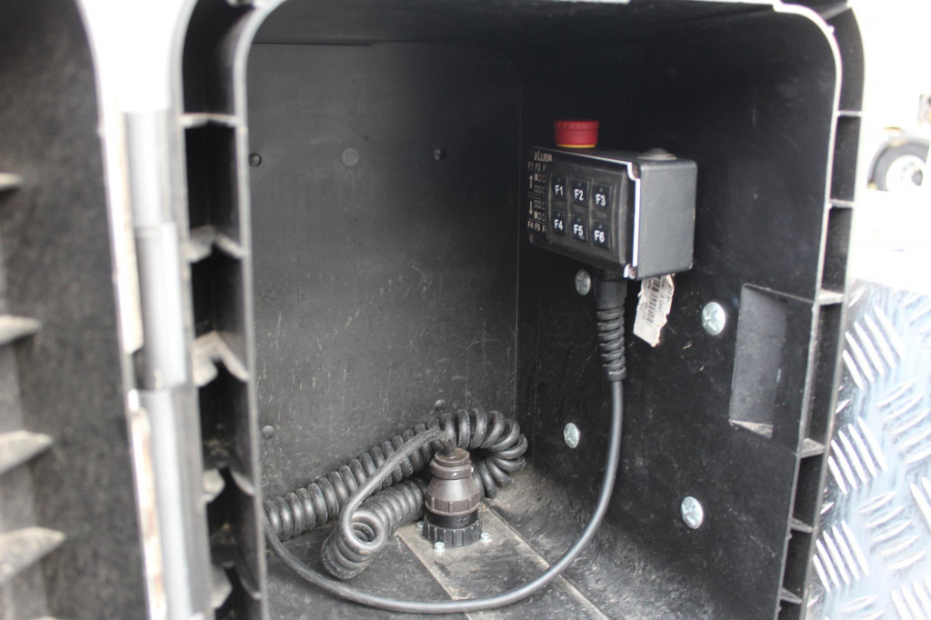 Renault Master Bühne KLUBB 11m 2 Personen Korb 200kg - Itsekulkevat henkilönostimet: kuva Renault Master Bühne KLUBB 11m 2 Personen Korb 200kg - Itsekulkevat henkilönostimet Renault Master Bühne KLUBB 11m 2 Personen Korb 200kg - Itsekulkevat henkilönostimet: kuva Renault Master Bühne KLUBB 11m 2 Personen Korb 200kg - Itsekulkevat henkilönostimet