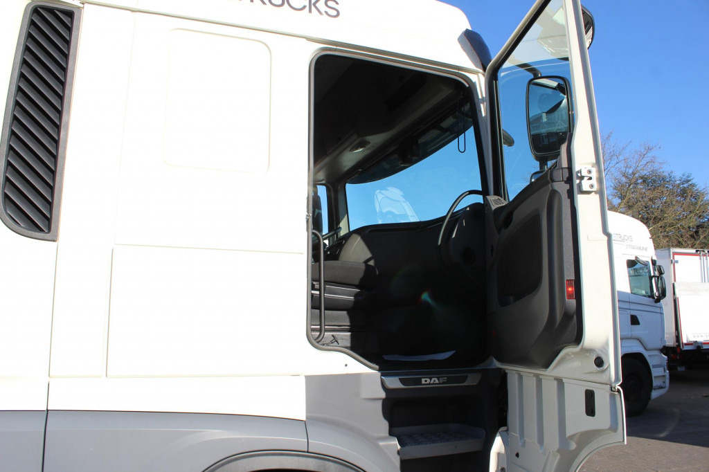 Daf XF 530 SC Retarder ACC LDWS Standklima Kühlbox - Vetopöytäauto: kuva Daf XF 530 SC Retarder ACC LDWS Standklima Kühlbox - Vetopöytäauto Daf XF 530 SC Retarder ACC LDWS Standklima Kühlbox - Vetopöytäauto: kuva Daf XF 530 SC Retarder ACC LDWS Standklima Kühlbox - Vetopöytäauto