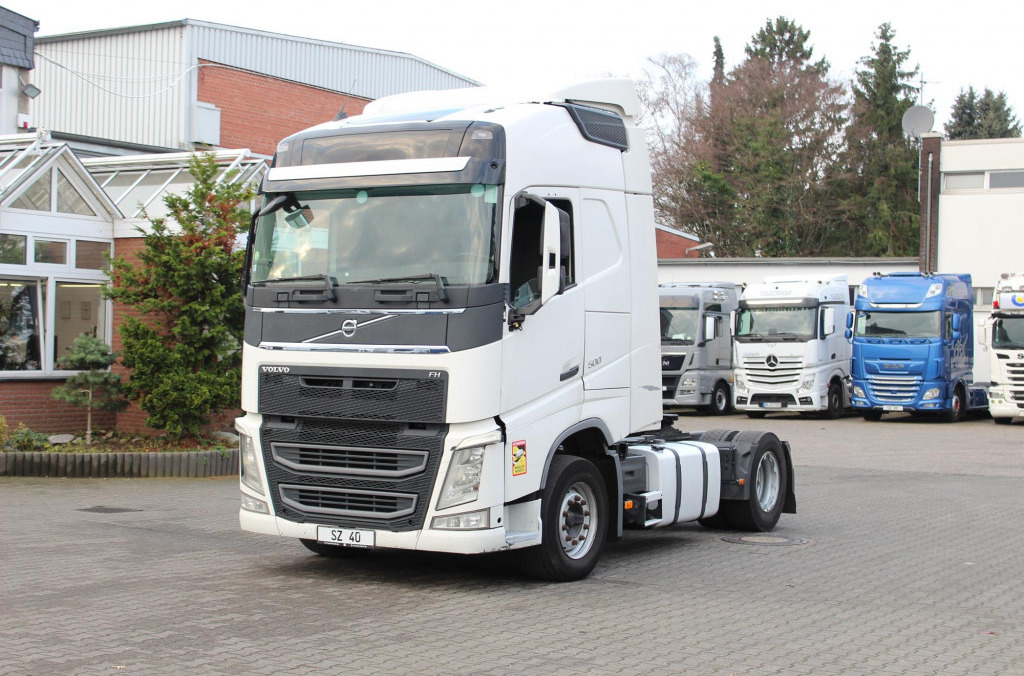 Volvo FH 500 E6 Globe I-Shift I-Park Cool Kühlbox - Vetopöytäauto: kuva Volvo FH 500 E6 Globe I-Shift I-Park Cool Kühlbox - Vetopöytäauto Volvo FH 500 E6 Globe I-Shift I-Park Cool Kühlbox - Vetopöytäauto: kuva Volvo FH 500 E6 Globe I-Shift I-Park Cool Kühlbox - Vetopöytäauto