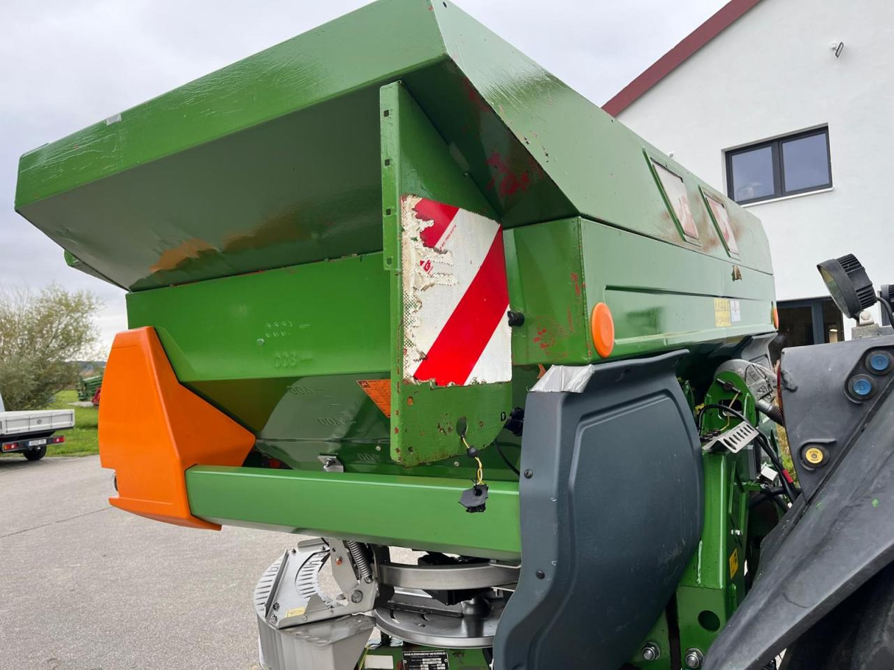 Lannoitteenlevitin Amazone ZA-M 1501 Profis, Wiegestreuer, 2500 Liter: kuva Lannoitteenlevitin Amazone ZA-M 1501 Profis, Wiegestreuer, 2500 Liter Lannoitteenlevitin Amazone ZA-M 1501 Profis, Wiegestreuer, 2500 Liter: kuva Lannoitteenlevitin Amazone ZA-M 1501 Profis, Wiegestreuer, 2500 Liter
