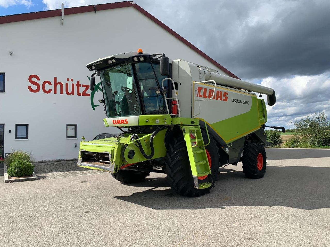 CLAAS Lexion 550 mit Schneidwerk V660, 3D und Klimaautomatik, gepflegter Zustand, Baujahr 2009 - Leikkuupuimuri: kuva CLAAS Lexion 550 mit Schneidwerk V660, 3D und Klimaautomatik, gepflegter Zustand, Baujahr 2009 - Leikkuupuimuri CLAAS Lexion 550 mit Schneidwerk V660, 3D und Klimaautomatik, gepflegter Zustand, Baujahr 2009 - Leikkuupuimuri: kuva CLAAS Lexion 550 mit Schneidwerk V660, 3D und Klimaautomatik, gepflegter Zustand, Baujahr 2009 - Leikkuupuimuri