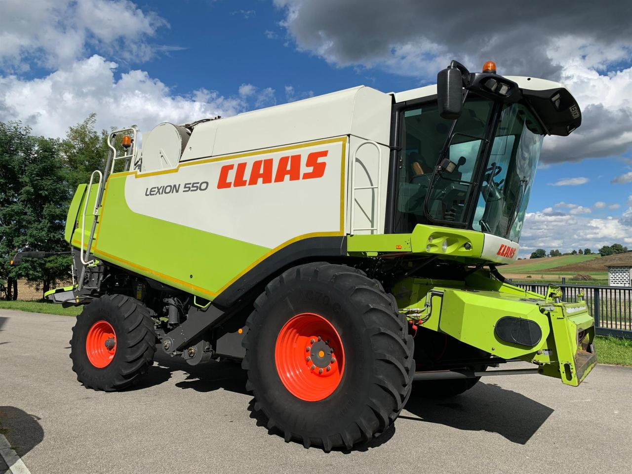 CLAAS Lexion 550 mit Schneidwerk V660, 3D und Klimaautomatik, gepflegter Zustand, Baujahr 2009 - Leikkuupuimuri: kuva CLAAS Lexion 550 mit Schneidwerk V660, 3D und Klimaautomatik, gepflegter Zustand, Baujahr 2009 - Leikkuupuimuri CLAAS Lexion 550 mit Schneidwerk V660, 3D und Klimaautomatik, gepflegter Zustand, Baujahr 2009 - Leikkuupuimuri: kuva CLAAS Lexion 550 mit Schneidwerk V660, 3D und Klimaautomatik, gepflegter Zustand, Baujahr 2009 - Leikkuupuimuri