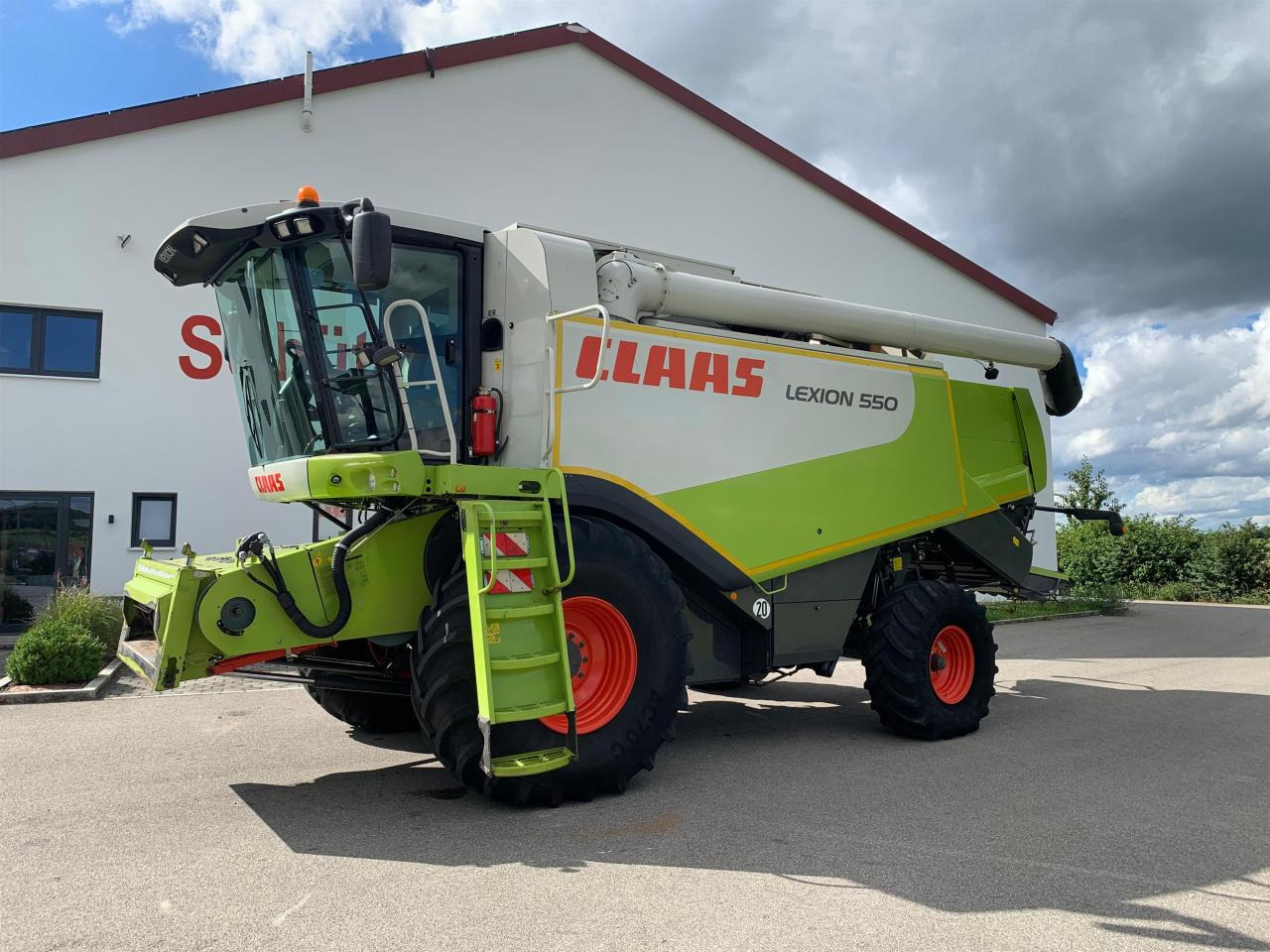 CLAAS Lexion 550 mit Schneidwerk V660, 3D und Klimaautomatik, gepflegter Zustand, Baujahr 2009 - Leikkuupuimuri: kuva CLAAS Lexion 550 mit Schneidwerk V660, 3D und Klimaautomatik, gepflegter Zustand, Baujahr 2009 - Leikkuupuimuri CLAAS Lexion 550 mit Schneidwerk V660, 3D und Klimaautomatik, gepflegter Zustand, Baujahr 2009 - Leikkuupuimuri: kuva CLAAS Lexion 550 mit Schneidwerk V660, 3D und Klimaautomatik, gepflegter Zustand, Baujahr 2009 - Leikkuupuimuri