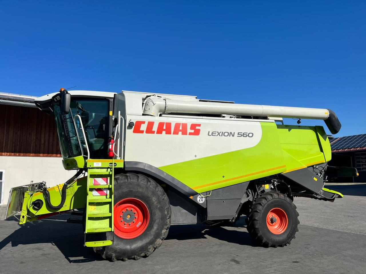CLAAS Lexion 550 mit Schneidwerk V750, mit 3D, Baujahr 2009, guter gepflegter Zustand - Leikkuupuimuri: kuva CLAAS Lexion 550 mit Schneidwerk V750, mit 3D, Baujahr 2009, guter gepflegter Zustand - Leikkuupuimuri CLAAS Lexion 550 mit Schneidwerk V750, mit 3D, Baujahr 2009, guter gepflegter Zustand - Leikkuupuimuri: kuva CLAAS Lexion 550 mit Schneidwerk V750, mit 3D, Baujahr 2009, guter gepflegter Zustand - Leikkuupuimuri