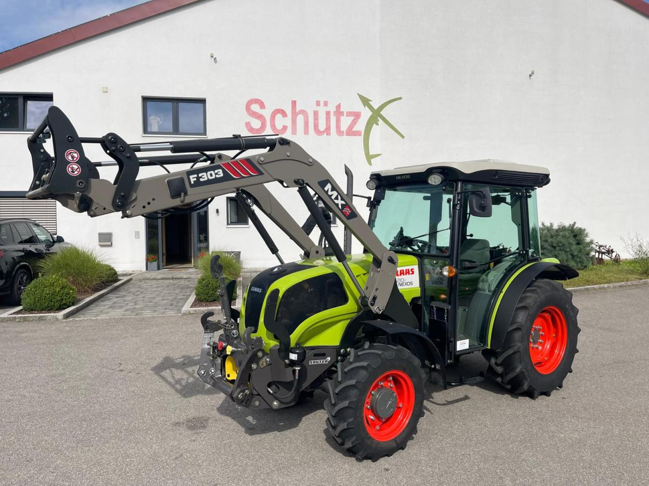 CLAAS Nexos 210 mit Frontlader und Frontzapfwelle, erst 236 Betriebsstunden, neuwertiger Zustand - Traktori: kuva CLAAS Nexos 210 mit Frontlader und Frontzapfwelle, erst 236 Betriebsstunden, neuwertiger Zustand - Traktori CLAAS Nexos 210 mit Frontlader und Frontzapfwelle, erst 236 Betriebsstunden, neuwertiger Zustand - Traktori: kuva CLAAS Nexos 210 mit Frontlader und Frontzapfwelle, erst 236 Betriebsstunden, neuwertiger Zustand - Traktori