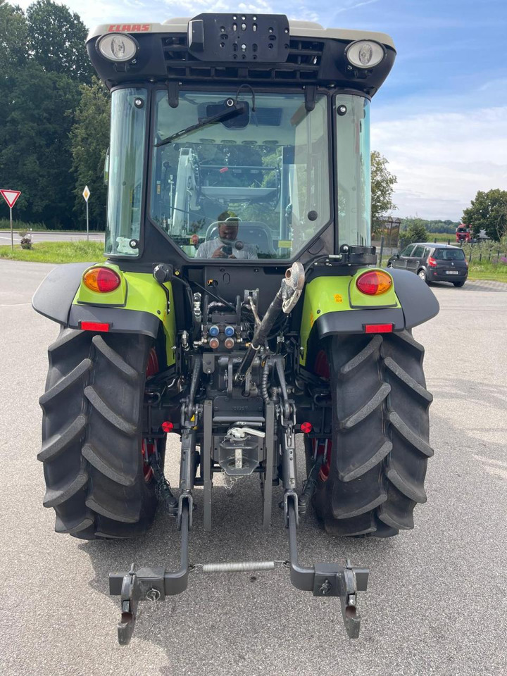 CLAAS Nexos 210 mit Frontlader und Frontzapfwelle, erst 236 Betriebsstunden, neuwertiger Zustand - Traktori: kuva CLAAS Nexos 210 mit Frontlader und Frontzapfwelle, erst 236 Betriebsstunden, neuwertiger Zustand - Traktori CLAAS Nexos 210 mit Frontlader und Frontzapfwelle, erst 236 Betriebsstunden, neuwertiger Zustand - Traktori: kuva CLAAS Nexos 210 mit Frontlader und Frontzapfwelle, erst 236 Betriebsstunden, neuwertiger Zustand - Traktori