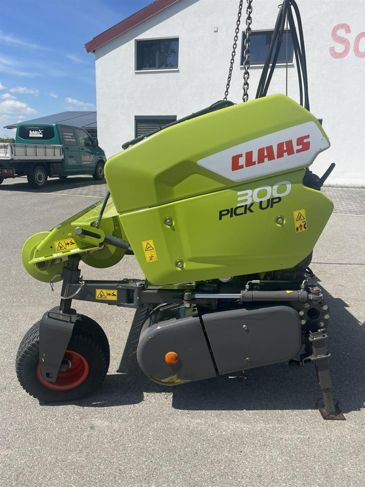 CLAAS Pickup 300 Top Zustand - Lisävarusteet - silppuri: kuva CLAAS Pickup 300 Top Zustand - Lisävarusteet - silppuri CLAAS Pickup 300 Top Zustand - Lisävarusteet - silppuri: kuva CLAAS Pickup 300 Top Zustand - Lisävarusteet - silppuri