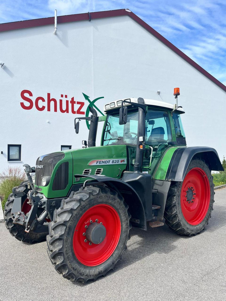Fendt 820 Vario Com3 mit GPS / neuer Motor / 9647 Bh - Traktori: kuva Fendt 820 Vario Com3 mit GPS / neuer Motor / 9647 Bh - Traktori Fendt 820 Vario Com3 mit GPS / neuer Motor / 9647 Bh - Traktori: kuva Fendt 820 Vario Com3 mit GPS / neuer Motor / 9647 Bh - Traktori