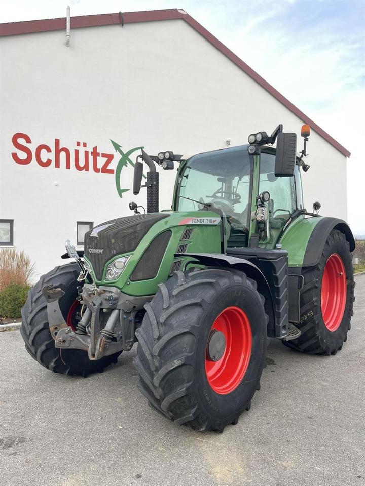 Fendt Fendt 718 Vario SCR mit Lenksystem, SERVICE NEU, 724 720 - Traktori: kuva Fendt Fendt 718 Vario SCR mit Lenksystem, SERVICE NEU, 724 720 - Traktori Fendt Fendt 718 Vario SCR mit Lenksystem, SERVICE NEU, 724 720 - Traktori: kuva Fendt Fendt 718 Vario SCR mit Lenksystem, SERVICE NEU, 724 720 - Traktori