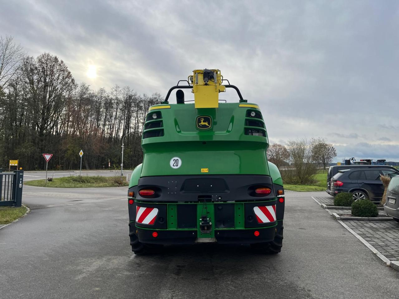 John Deere 8300i Feldhäcksler, Harvestlap, Pickup, Kemper, erst 910 Betriebsstunden, Baujahr 2018 - Itsekulkeva silppuri: kuva John Deere 8300i Feldhäcksler, Harvestlap, Pickup, Kemper, erst 910 Betriebsstunden, Baujahr 2018 - Itsekulkeva silppuri John Deere 8300i Feldhäcksler, Harvestlap, Pickup, Kemper, erst 910 Betriebsstunden, Baujahr 2018 - Itsekulkeva silppuri: kuva John Deere 8300i Feldhäcksler, Harvestlap, Pickup, Kemper, erst 910 Betriebsstunden, Baujahr 2018 - Itsekulkeva silppuri