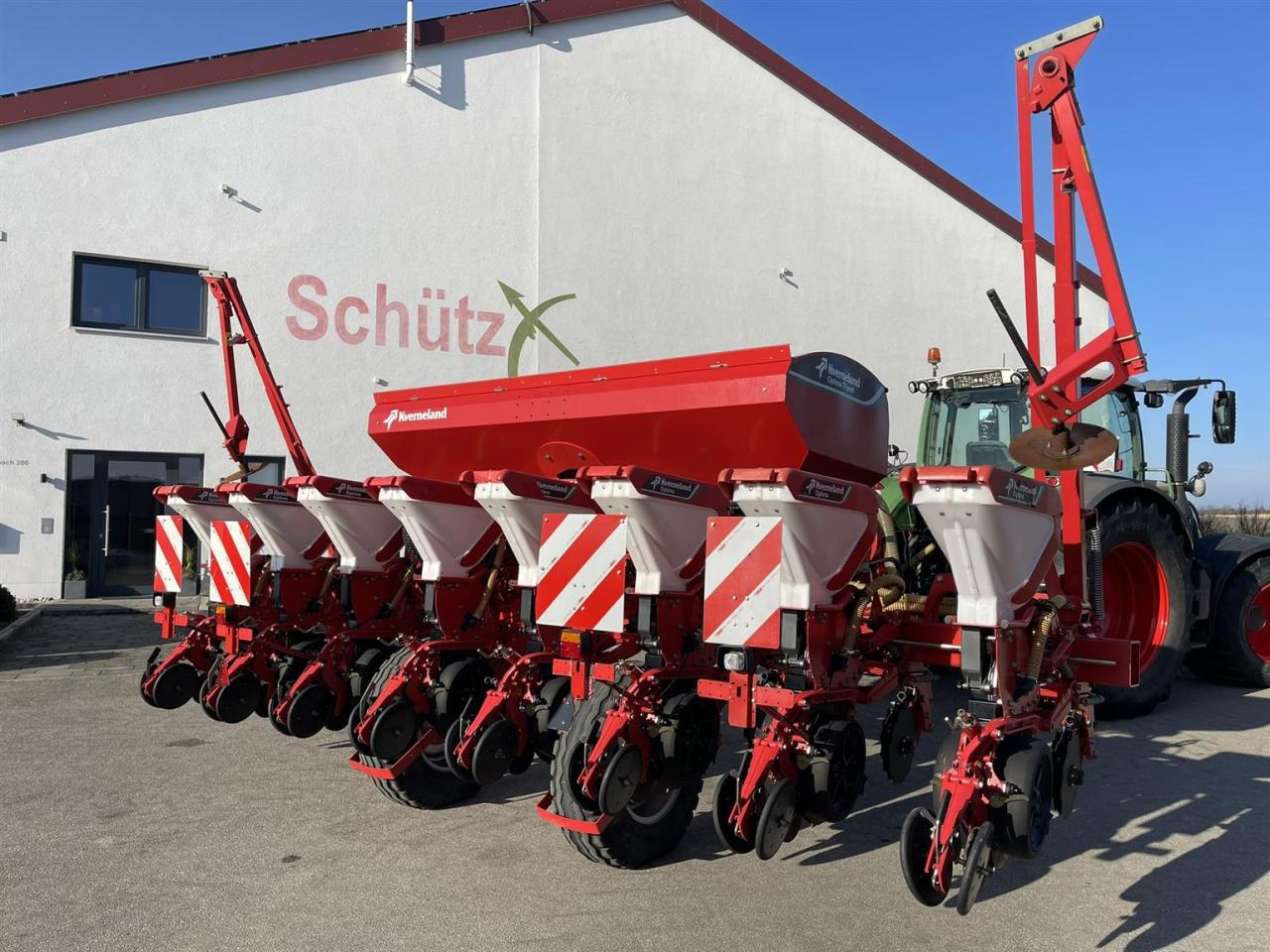 Kverneland Optima TF Profi 2, 8-reihig, mechanischer Antrieb - Tarkkuuskylvökone: kuva Kverneland Optima TF Profi 2, 8-reihig, mechanischer Antrieb - Tarkkuuskylvökone Kverneland Optima TF Profi 2, 8-reihig, mechanischer Antrieb - Tarkkuuskylvökone: kuva Kverneland Optima TF Profi 2, 8-reihig, mechanischer Antrieb - Tarkkuuskylvökone