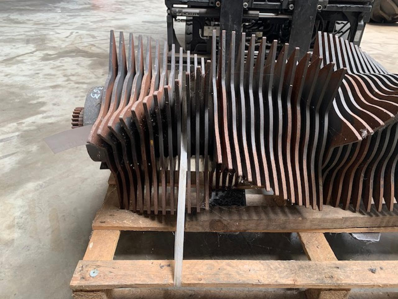 Varaosat - Kanttipaalain CLAAS Rotor Quadrant 3200FC, Teilenummer: 0008566900: kuva Varaosat - Kanttipaalain CLAAS Rotor Quadrant 3200FC, Teilenummer: 0008566900