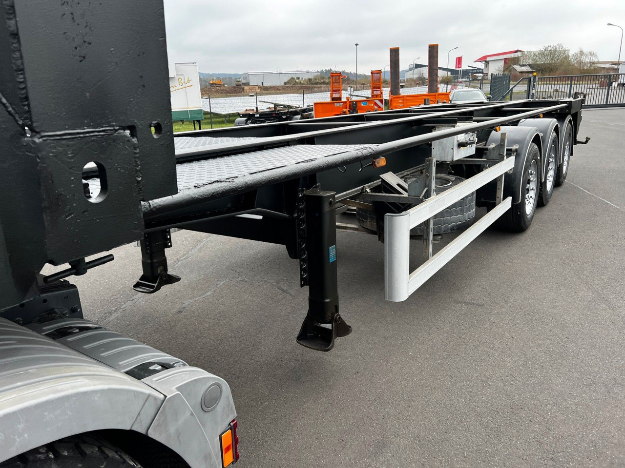 H&W 3- Achs Auflieger für Presscontainer H&W 3- Achs Auflieger für Presscontainer - Konttialus/ Vaihtokuormatilat puoliperävaunu: kuva H&W 3- Achs Auflieger für Presscontainer H&W 3- Achs Auflieger für Presscontainer - Konttialus/ Vaihtokuormatilat puoliperävaunu H&W 3- Achs Auflieger für Presscontainer H&W 3- Achs Auflieger für Presscontainer - Konttialus/ Vaihtokuormatilat puoliperävaunu: kuva H&W 3- Achs Auflieger für Presscontainer H&W 3- Achs Auflieger für Presscontainer - Konttialus/ Vaihtokuormatilat puoliperävaunu