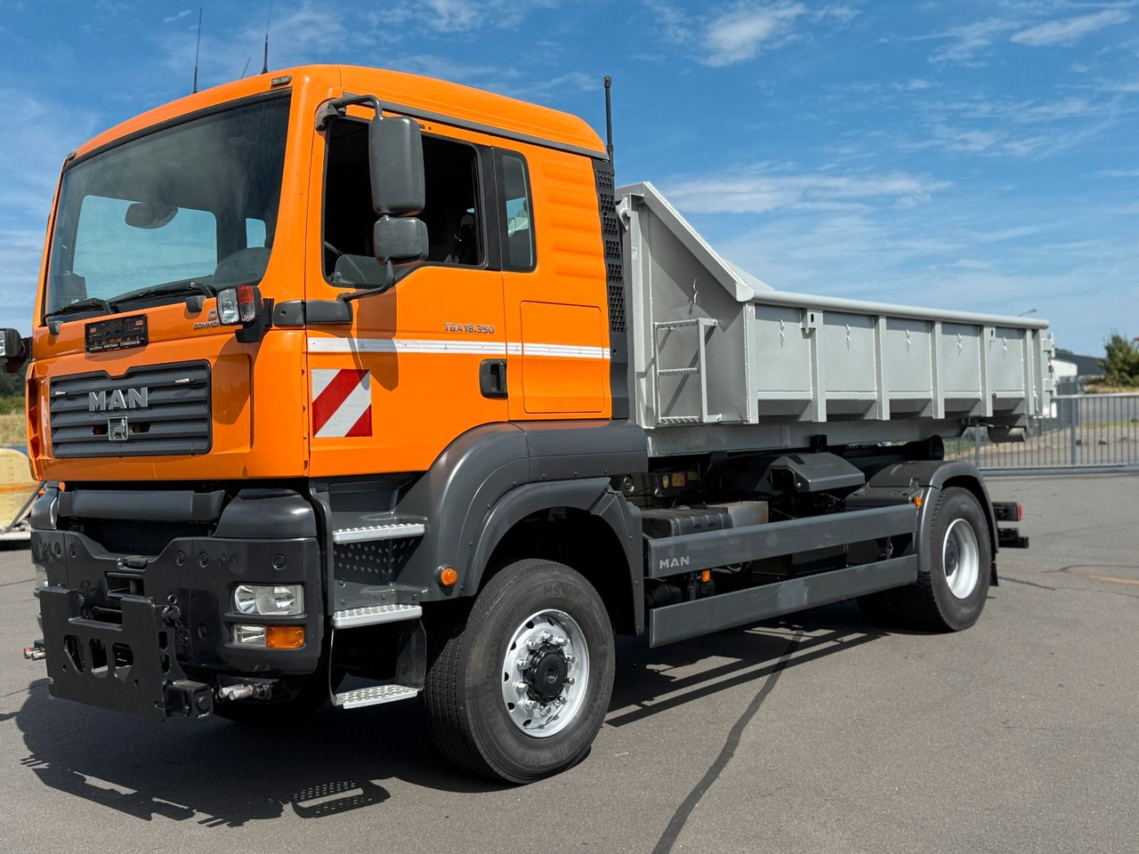 MAN TGA 18.350 4x4 Meiler Abroller RK 14.45 Winterd. - Koukkulava kuorma-auto: kuva MAN TGA 18.350 4x4 Meiler Abroller RK 14.45 Winterd. - Koukkulava kuorma-auto MAN TGA 18.350 4x4 Meiler Abroller RK 14.45 Winterd. - Koukkulava kuorma-auto: kuva MAN TGA 18.350 4x4 Meiler Abroller RK 14.45 Winterd. - Koukkulava kuorma-auto