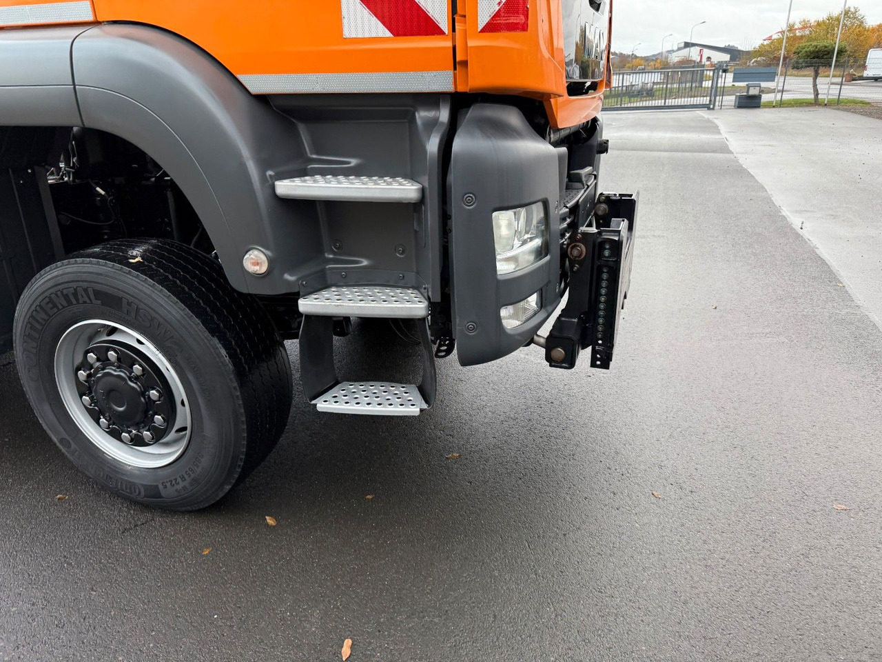 MAN TGS 18.360 4x4 Winterdienst Meiller Abroller - Koukkulava kuorma-auto: kuva MAN TGS 18.360 4x4 Winterdienst Meiller Abroller - Koukkulava kuorma-auto MAN TGS 18.360 4x4 Winterdienst Meiller Abroller - Koukkulava kuorma-auto: kuva MAN TGS 18.360 4x4 Winterdienst Meiller Abroller - Koukkulava kuorma-auto