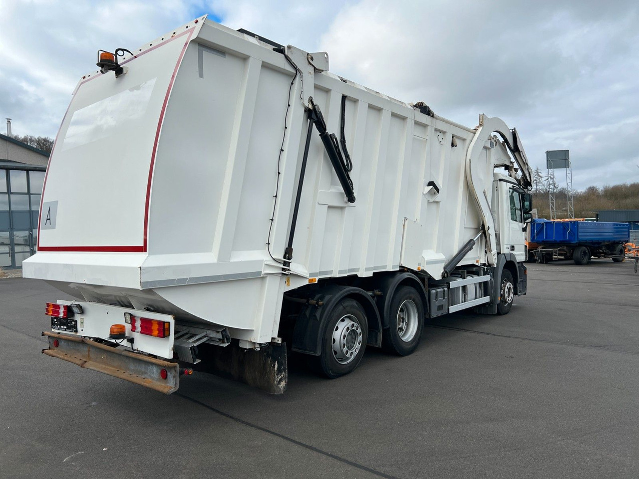 Roska-auto Mercedes-Benz Actros 2532 MP 3 Faun Frontlader 533 Waage Mercedes-Benz Actros 2532 MP 3 Faun Frontlader 533 Waage: kuva Roska-auto Mercedes-Benz Actros 2532 MP 3 Faun Frontlader 533 Waage Mercedes-Benz Actros 2532 MP 3 Faun Frontlader 533 Waage