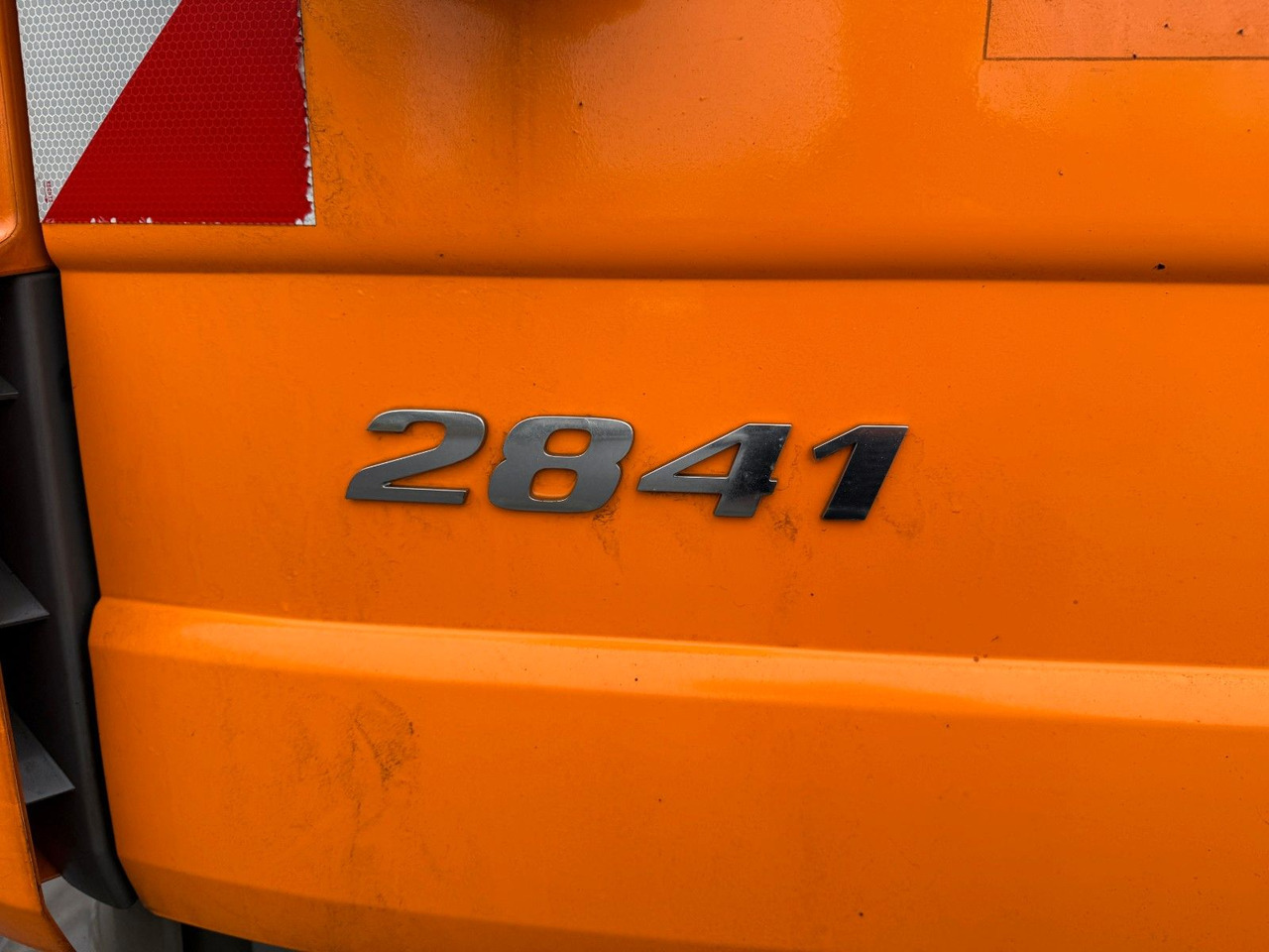 Mercedes-Benz Actros 2841L 6x2 Kranhydraulik Multilift Winterd - Koukkulava kuorma-auto: kuva Mercedes-Benz Actros 2841L 6x2 Kranhydraulik Multilift Winterd - Koukkulava kuorma-auto Mercedes-Benz Actros 2841L 6x2 Kranhydraulik Multilift Winterd - Koukkulava kuorma-auto: kuva Mercedes-Benz Actros 2841L 6x2 Kranhydraulik Multilift Winterd - Koukkulava kuorma-auto