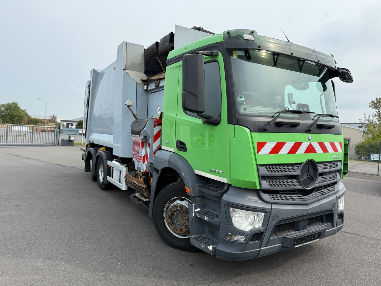 Mercedes-Benz Antos 2533 Seitenlader Zoeller SLF XL - Roska-auto: kuva Mercedes-Benz Antos 2533 Seitenlader Zoeller SLF XL - Roska-auto Mercedes-Benz Antos 2533 Seitenlader Zoeller SLF XL - Roska-auto: kuva Mercedes-Benz Antos 2533 Seitenlader Zoeller SLF XL - Roska-auto