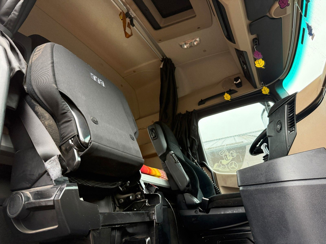 Mercedes-Benz Actros 1843 Stream Space, Hydraulik, Retarder - Vetopöytäauto: kuva Mercedes-Benz Actros 1843 Stream Space, Hydraulik, Retarder - Vetopöytäauto Mercedes-Benz Actros 1843 Stream Space, Hydraulik, Retarder - Vetopöytäauto: kuva Mercedes-Benz Actros 1843 Stream Space, Hydraulik, Retarder - Vetopöytäauto