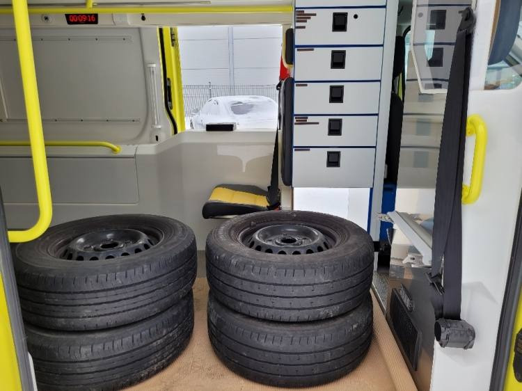 FORD TRANSIT 2,0TDI AMBULANCE KLIMA 4.2018 EURO 6, 3 UNITS - Ambulanssi: kuva FORD TRANSIT 2,0TDI AMBULANCE KLIMA 4.2018 EURO 6, 3 UNITS - Ambulanssi FORD TRANSIT 2,0TDI AMBULANCE KLIMA 4.2018 EURO 6, 3 UNITS - Ambulanssi: kuva FORD TRANSIT 2,0TDI AMBULANCE KLIMA 4.2018 EURO 6, 3 UNITS - Ambulanssi