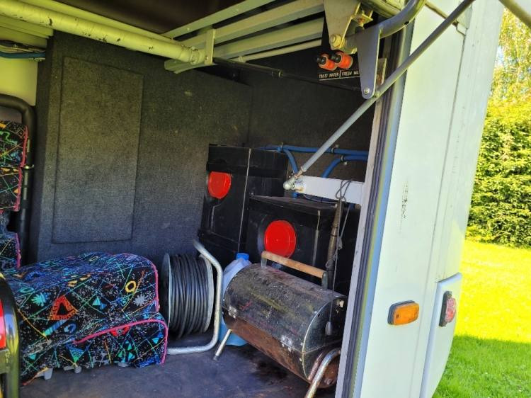 VOLVO B12M BERKHOF AXIAL70 MOTORHOME KLIMA 3.2003 - Turistibussi: kuva VOLVO B12M BERKHOF AXIAL70 MOTORHOME KLIMA 3.2003 - Turistibussi VOLVO B12M BERKHOF AXIAL70 MOTORHOME KLIMA 3.2003 - Turistibussi: kuva VOLVO B12M BERKHOF AXIAL70 MOTORHOME KLIMA 3.2003 - Turistibussi