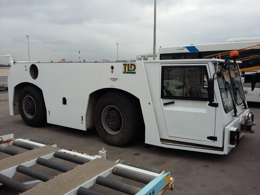 Pushback Tractor TLD TMX400-30 - Pushback-traktori: kuva Pushback Tractor TLD TMX400-30 - Pushback-traktori Pushback Tractor TLD TMX400-30 - Pushback-traktori: kuva Pushback Tractor TLD TMX400-30 - Pushback-traktori