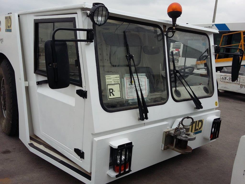 Pushback Tractor TLD TMX400-30 - Pushback-traktori: kuva Pushback Tractor TLD TMX400-30 - Pushback-traktori Pushback Tractor TLD TMX400-30 - Pushback-traktori: kuva Pushback Tractor TLD TMX400-30 - Pushback-traktori