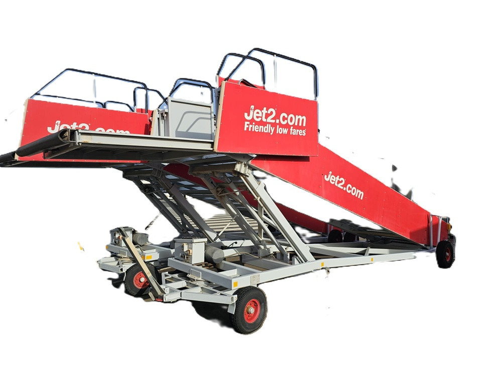 TIPS TPS1940 - Matkustajaportaat: kuva TIPS TPS1940 - Matkustajaportaat TIPS TPS1940 - Matkustajaportaat: kuva TIPS TPS1940 - Matkustajaportaat