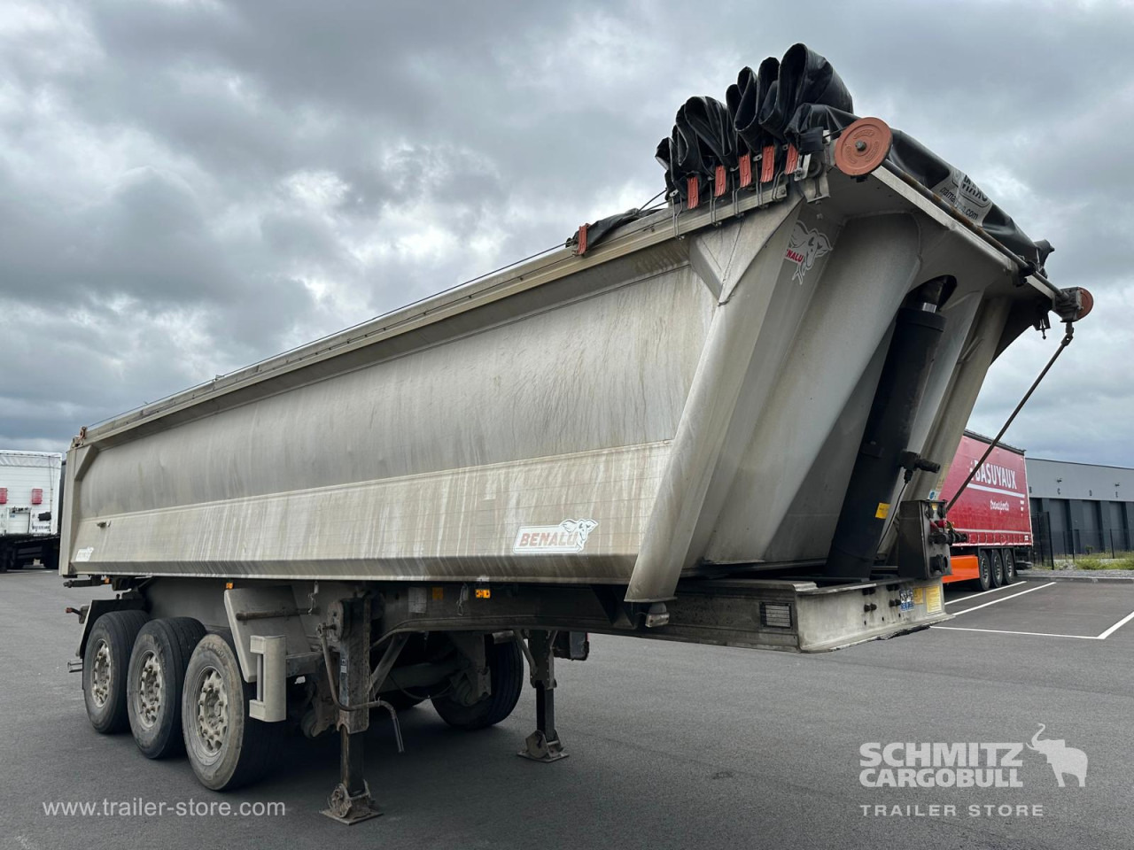 BENALU Tipper Alu-square sided body 24m³ - Kippiauto puoliperävaunu: kuva BENALU Tipper Alu-square sided body 24m³ - Kippiauto puoliperävaunu BENALU Tipper Alu-square sided body 24m³ - Kippiauto puoliperävaunu: kuva BENALU Tipper Alu-square sided body 24m³ - Kippiauto puoliperävaunu