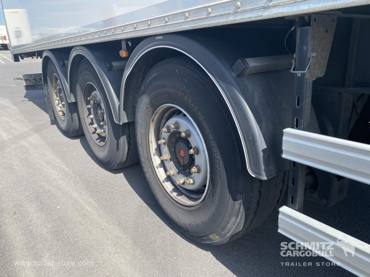 FRUEHAUF Dryfreight Standard Roller shutter door - Umpikori puoliperävaunu: kuva FRUEHAUF Dryfreight Standard Roller shutter door - Umpikori puoliperävaunu FRUEHAUF Dryfreight Standard Roller shutter door - Umpikori puoliperävaunu: kuva FRUEHAUF Dryfreight Standard Roller shutter door - Umpikori puoliperävaunu