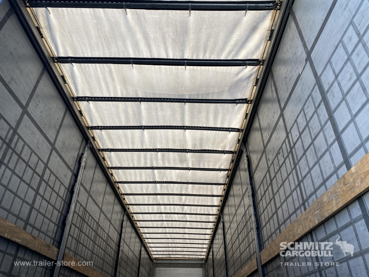 Pressukapellipuoliperävaunu SCHMITZ Curtainsider Standard Taillift: kuva Pressukapellipuoliperävaunu SCHMITZ Curtainsider Standard Taillift Pressukapellipuoliperävaunu SCHMITZ Curtainsider Standard Taillift: kuva Pressukapellipuoliperävaunu SCHMITZ Curtainsider Standard Taillift