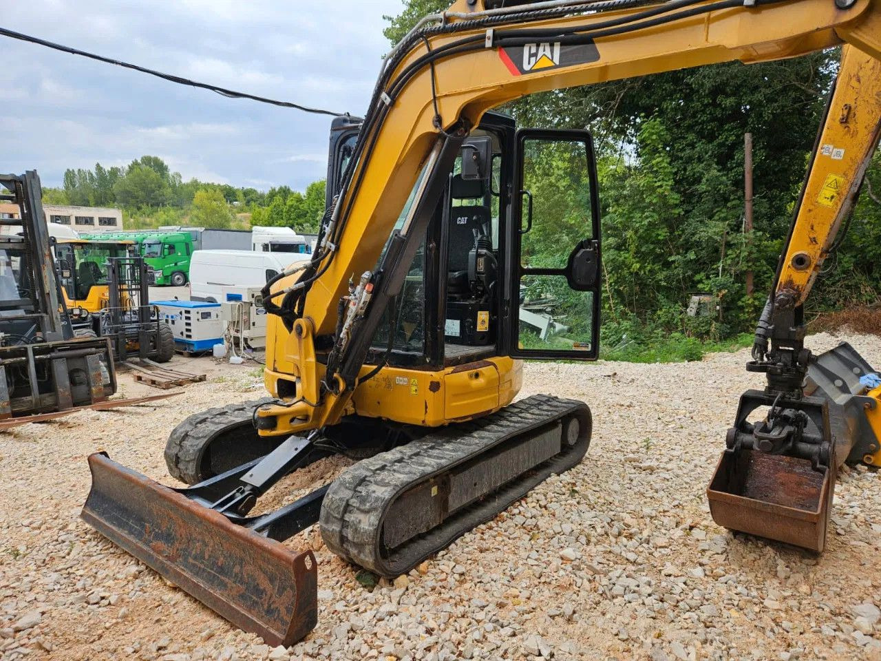 CAT 305 5E2 - Minikuormaaja: kuva CAT 305 5E2 - Minikuormaaja CAT 305 5E2 - Minikuormaaja: kuva CAT 305 5E2 - Minikuormaaja